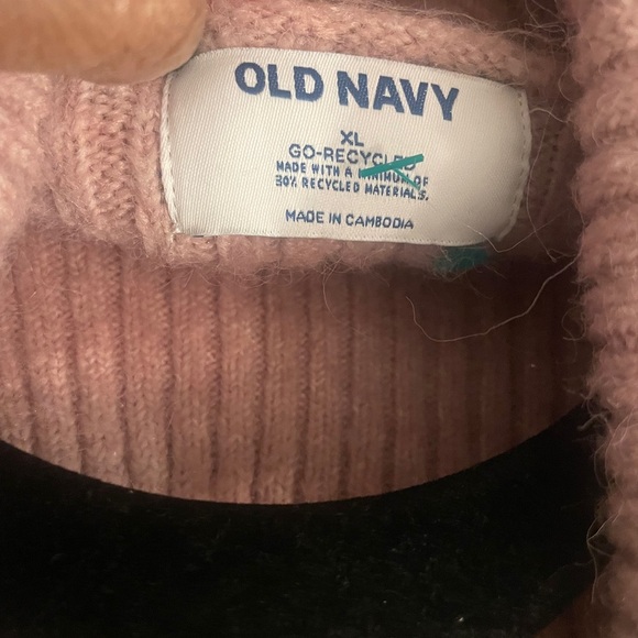 Old Navy (XLg) Soft Pink Feminine Cozy Cropped Turtleneck Knit Top - Picture 6 of 9